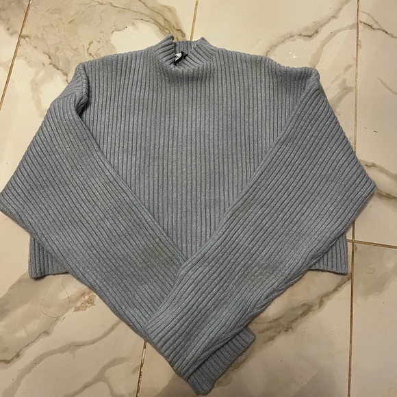 Light blue cropped turtleneck sweater - Picture 1 of 3